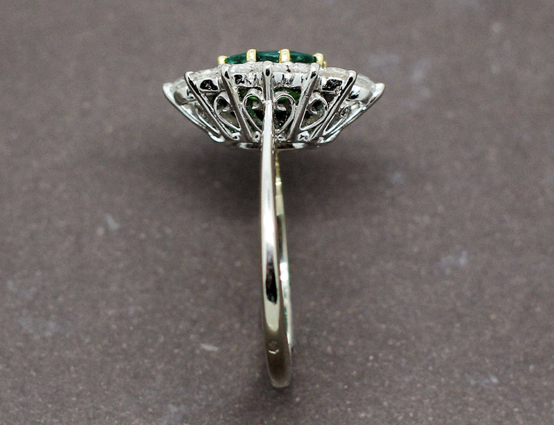 Bague Emeraude Entourage Diamants