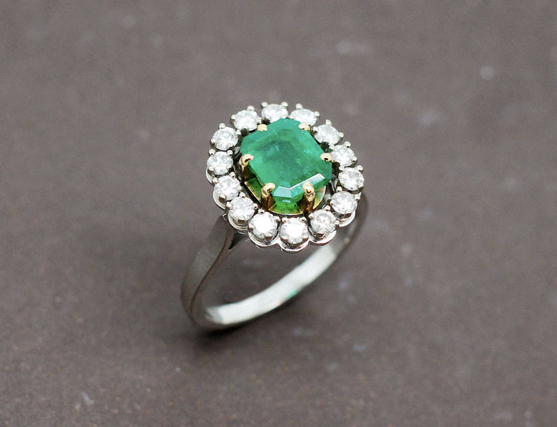 Bague Emeraude Entourage Diamants