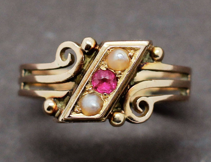 Bague XIXe Or Perles et Verneuil