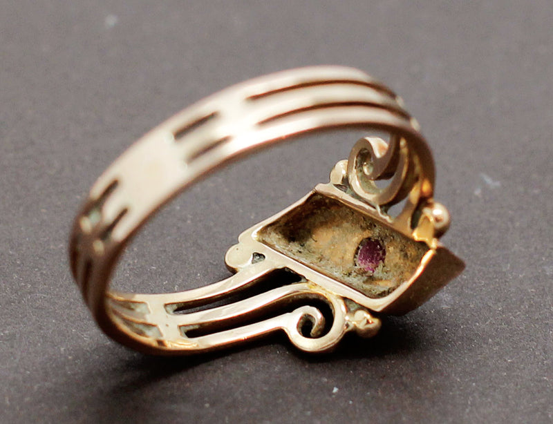 Bague XIXe Or Perles et Verneuil