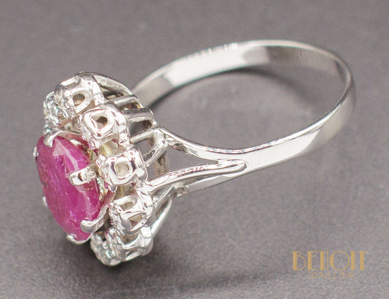 Bague Rubis Entourage Diamants