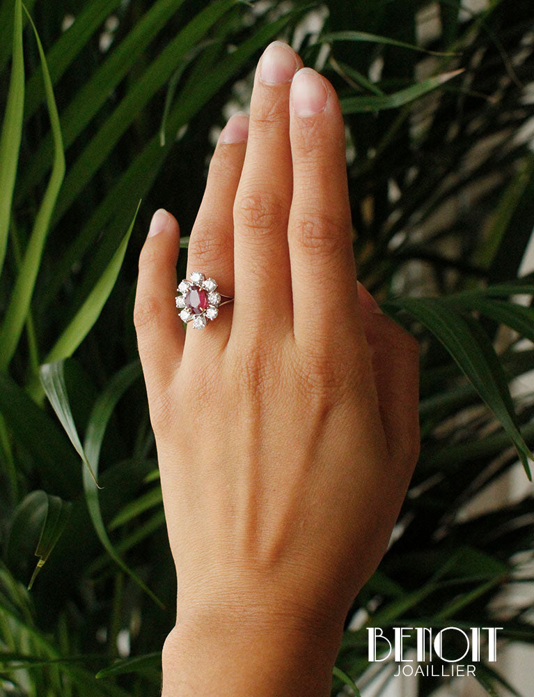 Bague Rubis Entourage Diamants