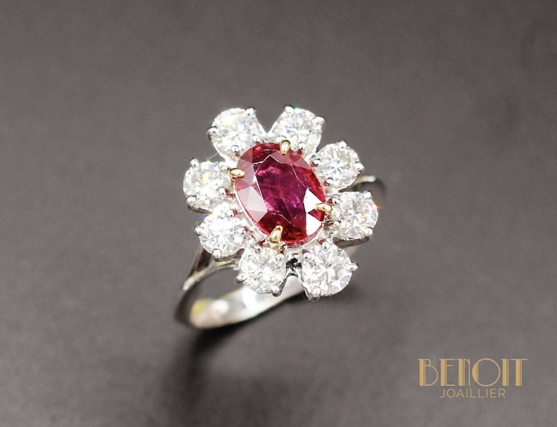 Bague Rubis Entourage Diamants