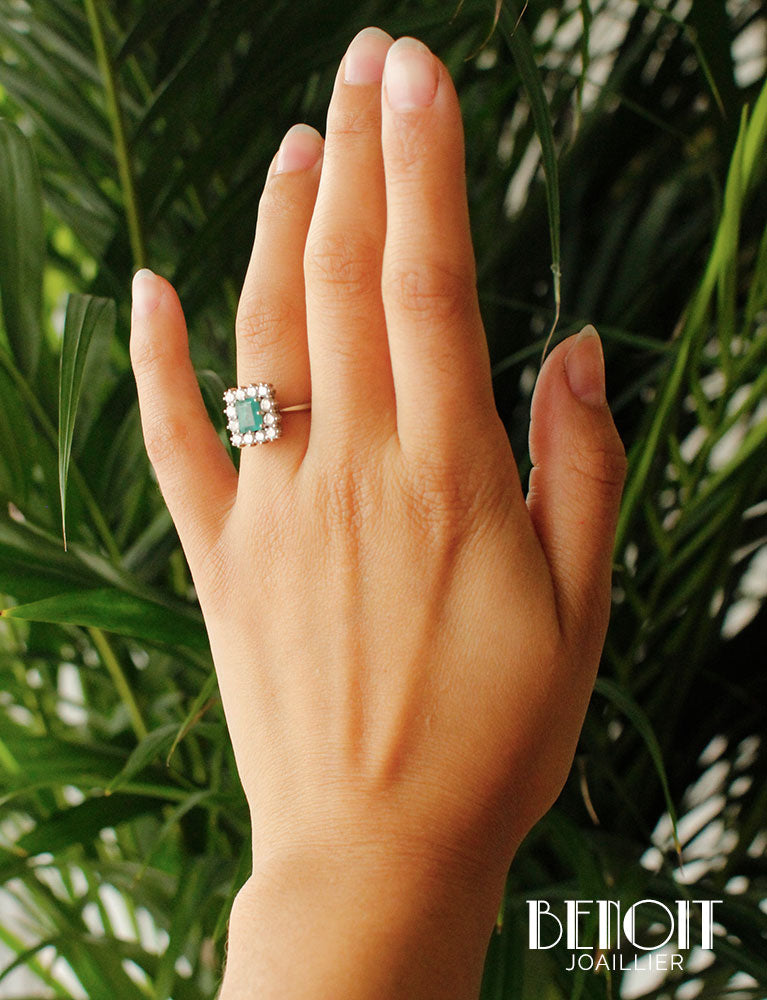 Bague Emeraude Entourage Diamants