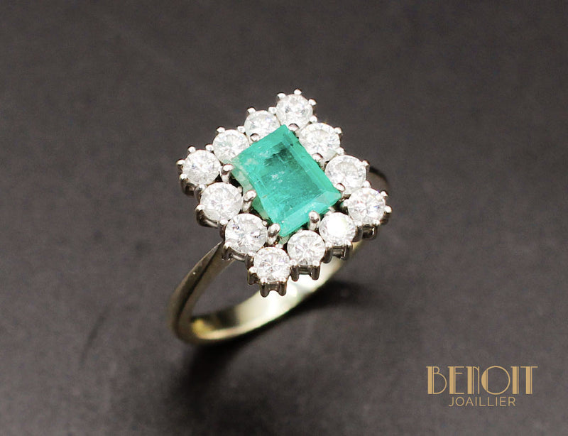 Bague Emeraude Entourage Diamants