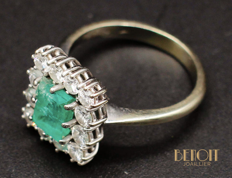Bague Emeraude Entourage Diamants