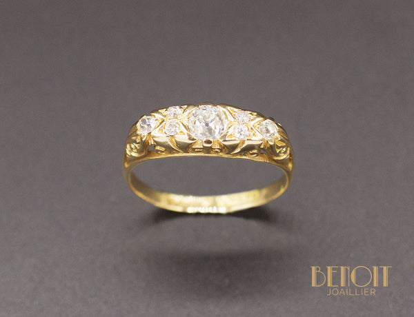 Bague Diamants Style Jarretière