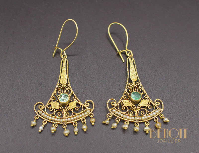 Boucles d'Oreilles Pendantes Emeraudes Perles