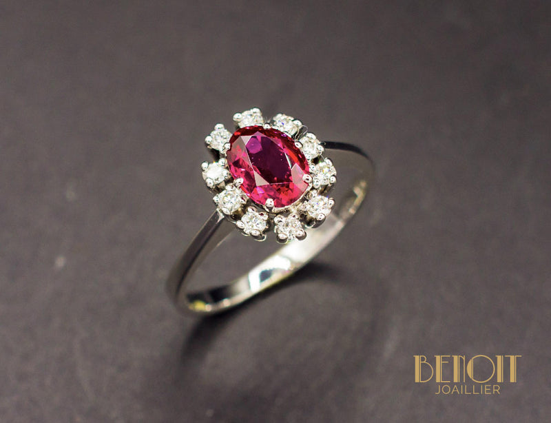 Bague Rubis Entourage Diamants