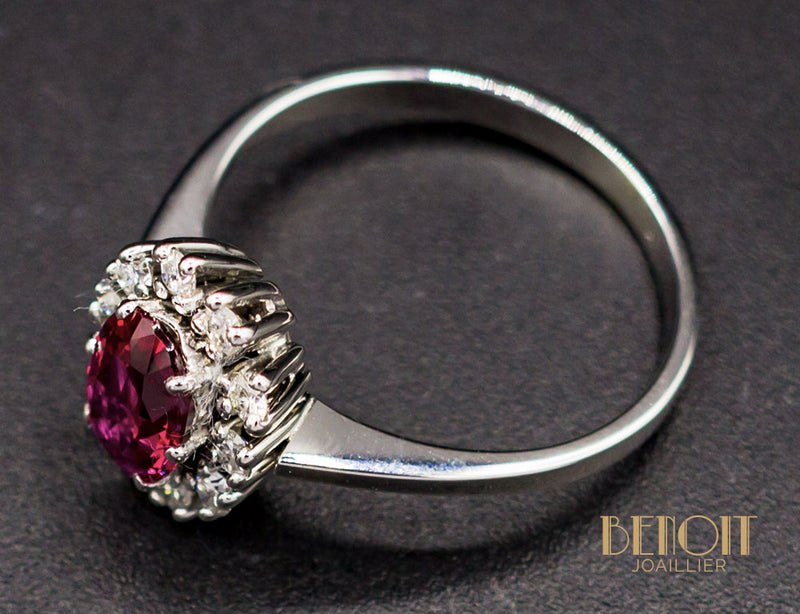 Bague Rubis Entourage Diamants