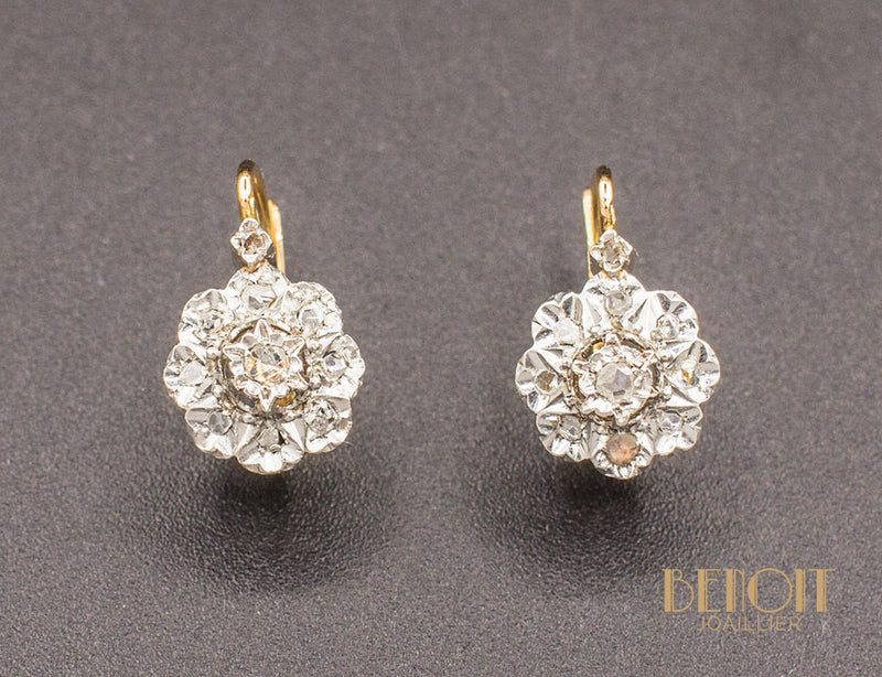 Boucles d'Oreilles Dormeuses Fleurs