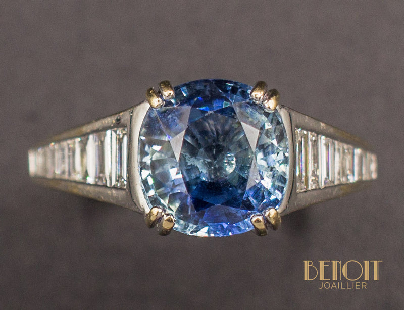 Solitaire Saphir et Baguettes Diamants