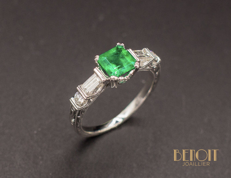 Bague Art Déco Emeraude Diamants