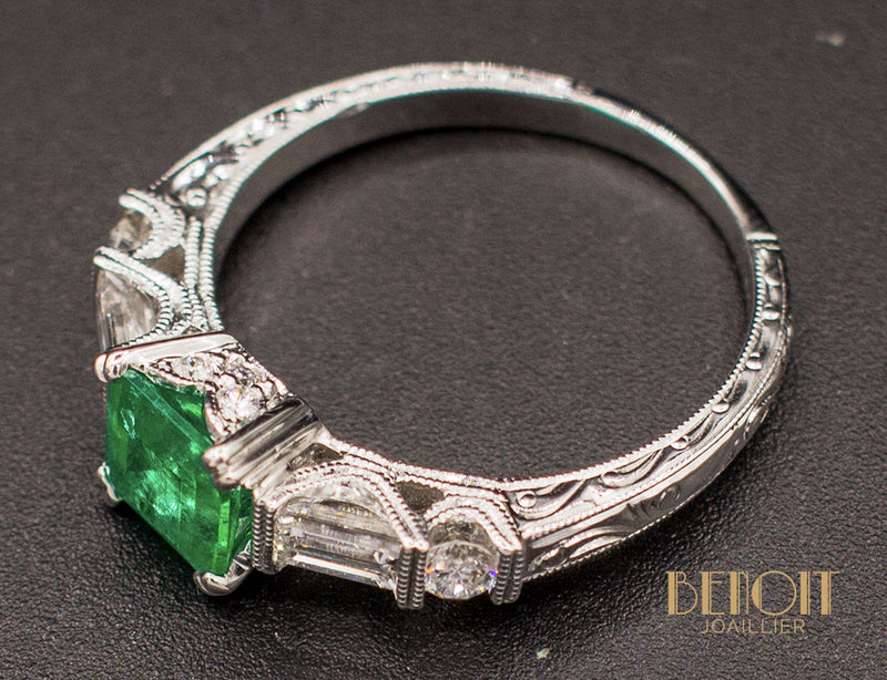 Bague Art Déco Emeraude Diamants