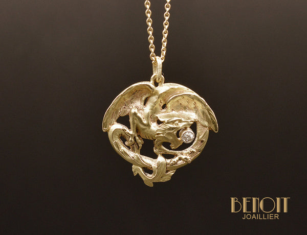 Pendentif Ancien Chimère en Or et Diamants