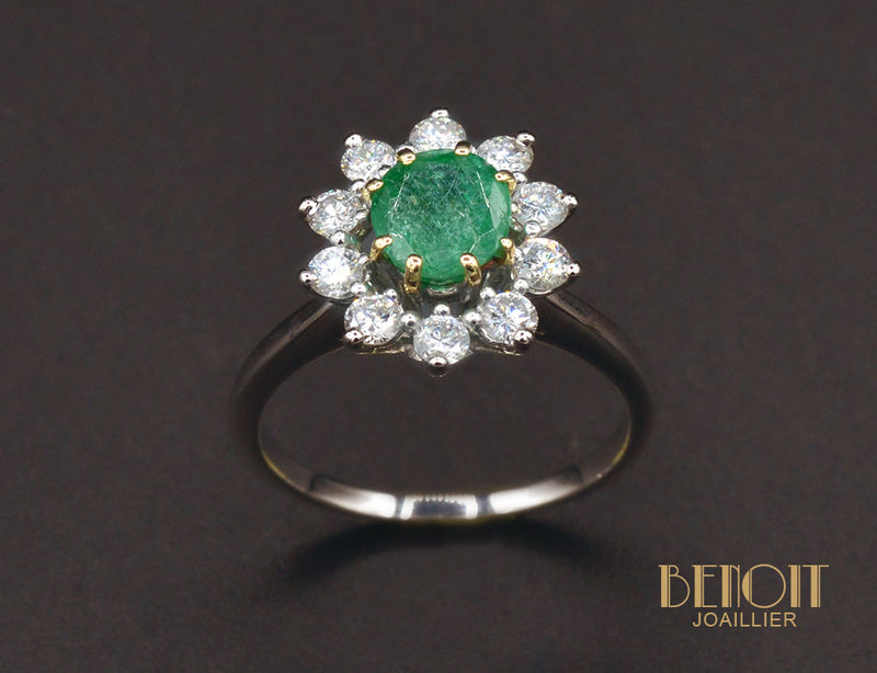 Bague Emeraude Entourage Diamants