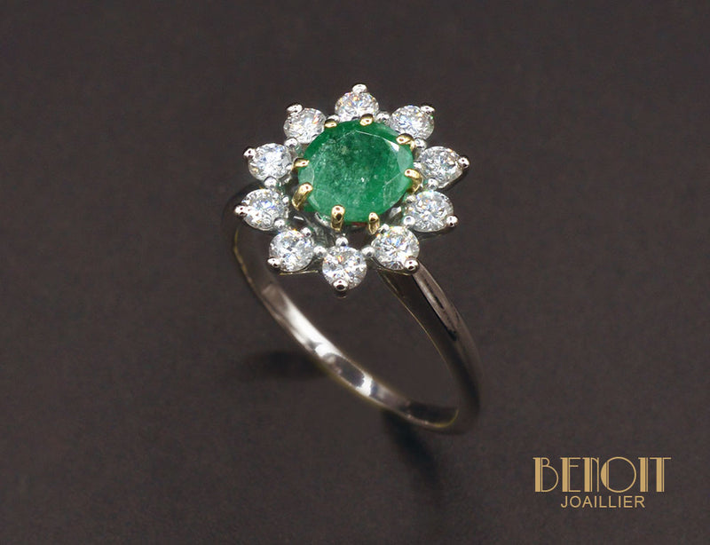 Bague Emeraude Entourage Diamants
