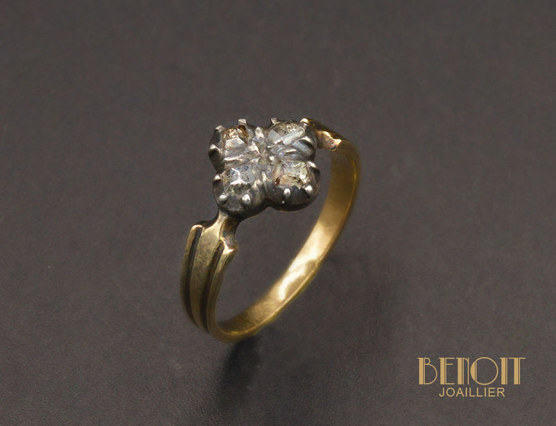 Bague Trèfle Ancienne Diamants