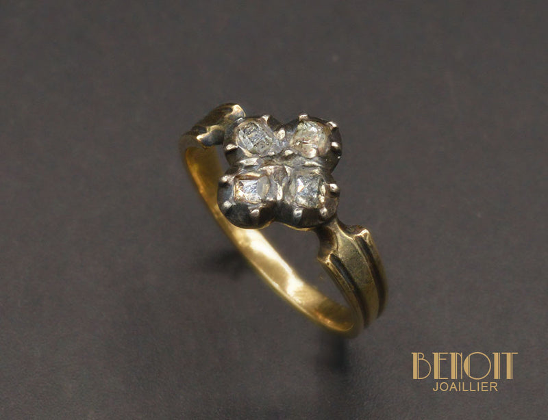 Bague Trèfle Ancienne Diamants
