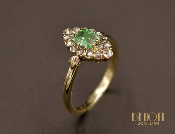 Bague Marquise Emeraude et Diamants