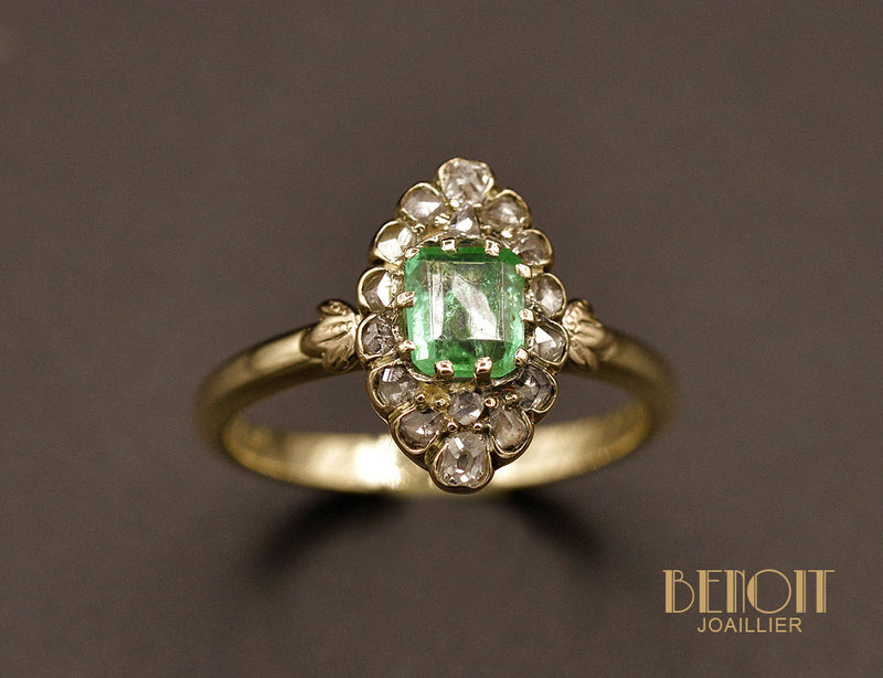 Bague Marquise Emeraude et Diamants