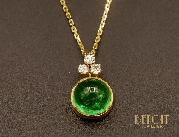 Pendentif Emeraude Cabochon