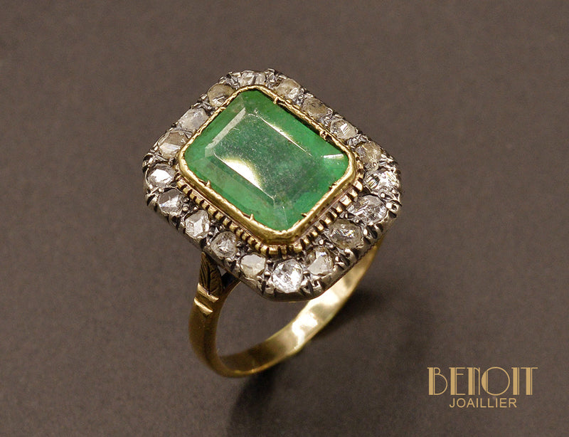 Bague Emeraude entourage Diamants Taille Rose