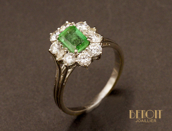 Bague Emeraude Entourage Diamants