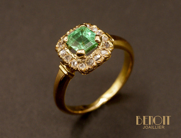 Bague ancienne Émeraude entourage Diamants
