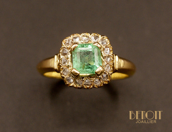 Bague ancienne Émeraude entourage Diamants
