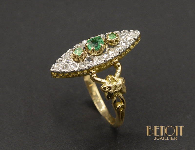 Bague Marquise Émeraude et Diamants