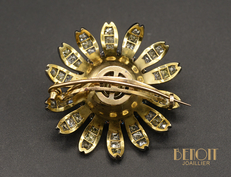 Broche Marguerite Ancienne Diamants et Perle de Culture Gold