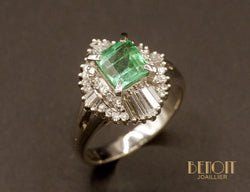 Bague Cocktail Émeraude et Diamants