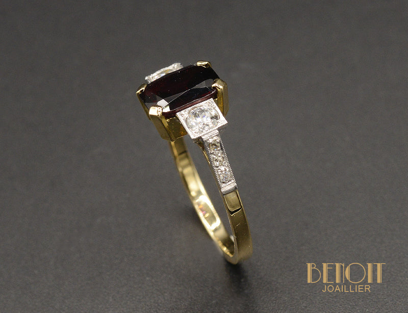 Bague Art Déco Rectangle Grenat et Diamants