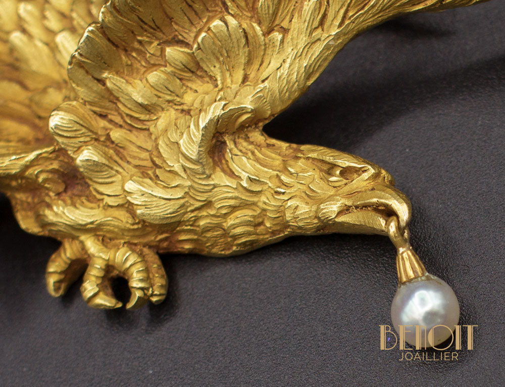 Broche Ancienne Aigle Or Jaune et Perle Fine – Benoit Joaillier Broche Ancienne Aigle Or Jaune et Perle Fine – Benoit Joaillier