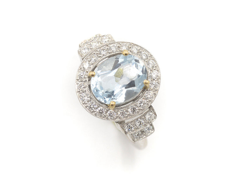Bague Création Benoit Joaillier "Aigue Marine Entourage Diamants"