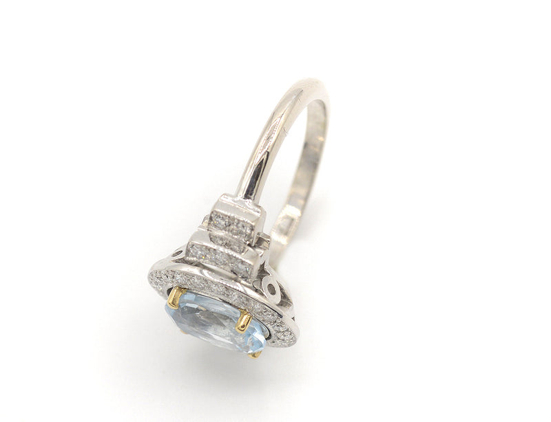 Bague Création Benoit Joaillier "Aigue Marine Entourage Diamants"