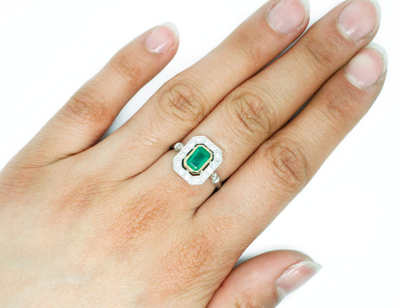 Bague Création Benoit Joaillier Plateau Émeraude
