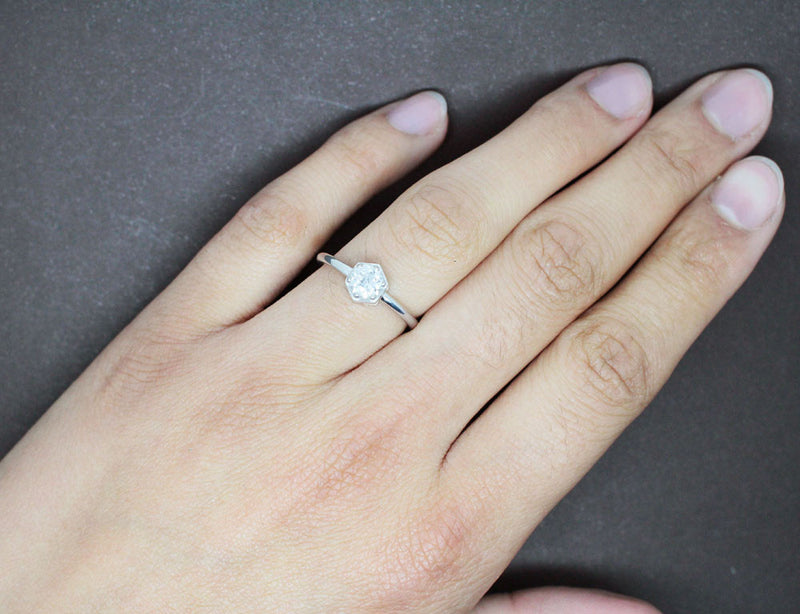 Solitaire Création Benoit Joaillier "Hexagone" Diamant 0,5ct