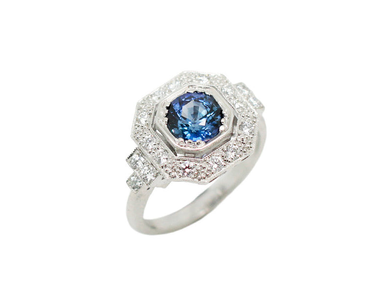 Bague Création Benoit Joaillier "Carré Pans Coupés" Saphir