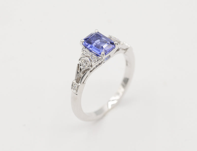 Solitaire Création Benoit Joaillier "Tanzanite Taille Emeraude" et Diamants