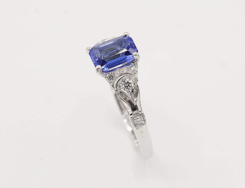 Solitaire Création Benoit Joaillier "Tanzanite Taille Emeraude" et Diamants