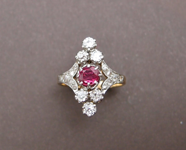 bague 1900 rubis et diamants