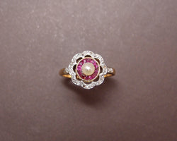 Bague 1920 , perle fine , rubis calibrés et diamants