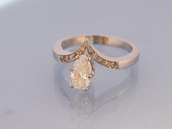 Bague 1940 or diamants et poire