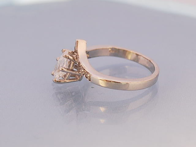 Bague 1940 or diamants et poire