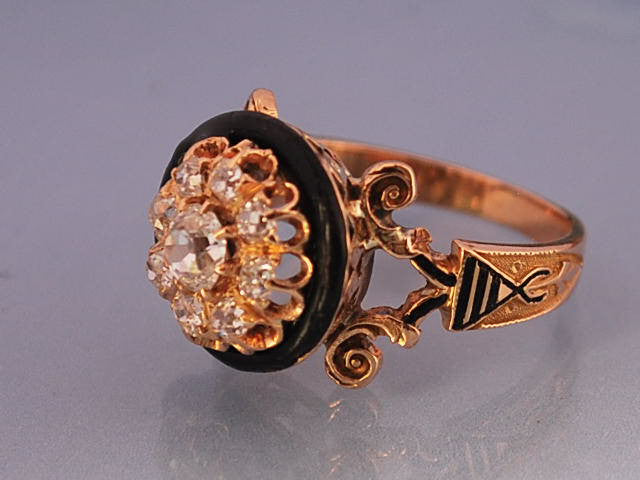 Bague 19e or diamants et Email