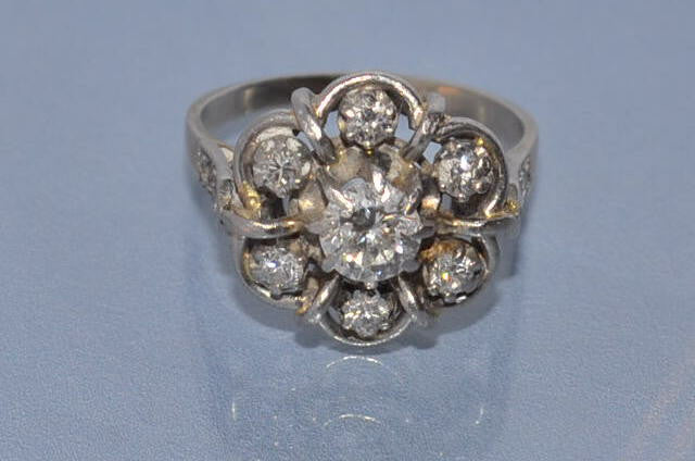 Bague ancienne diamants marguerite