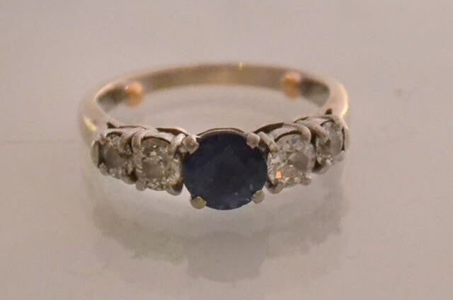 Bague Ancienne Saphir et Diamants