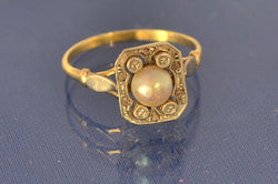Bague Années 1920 Perle, Diamants et Or Jaune